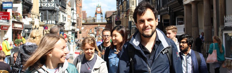 English in Chester - Englischschüler in der Stadt